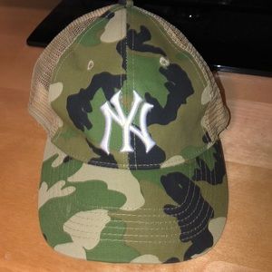 CAMO YANKEE HAT